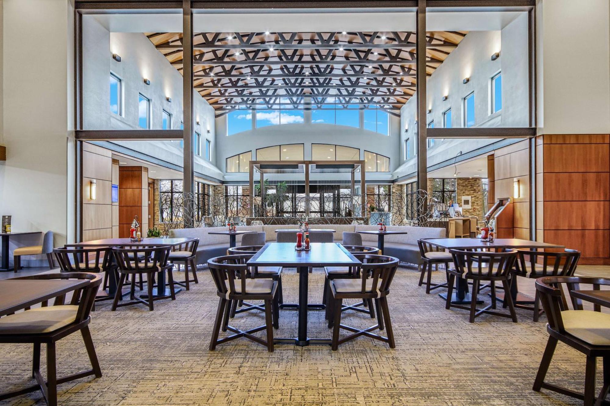 Embassy Suites By Hilton Detroit Metro Airport Romulus Exteriér fotografie